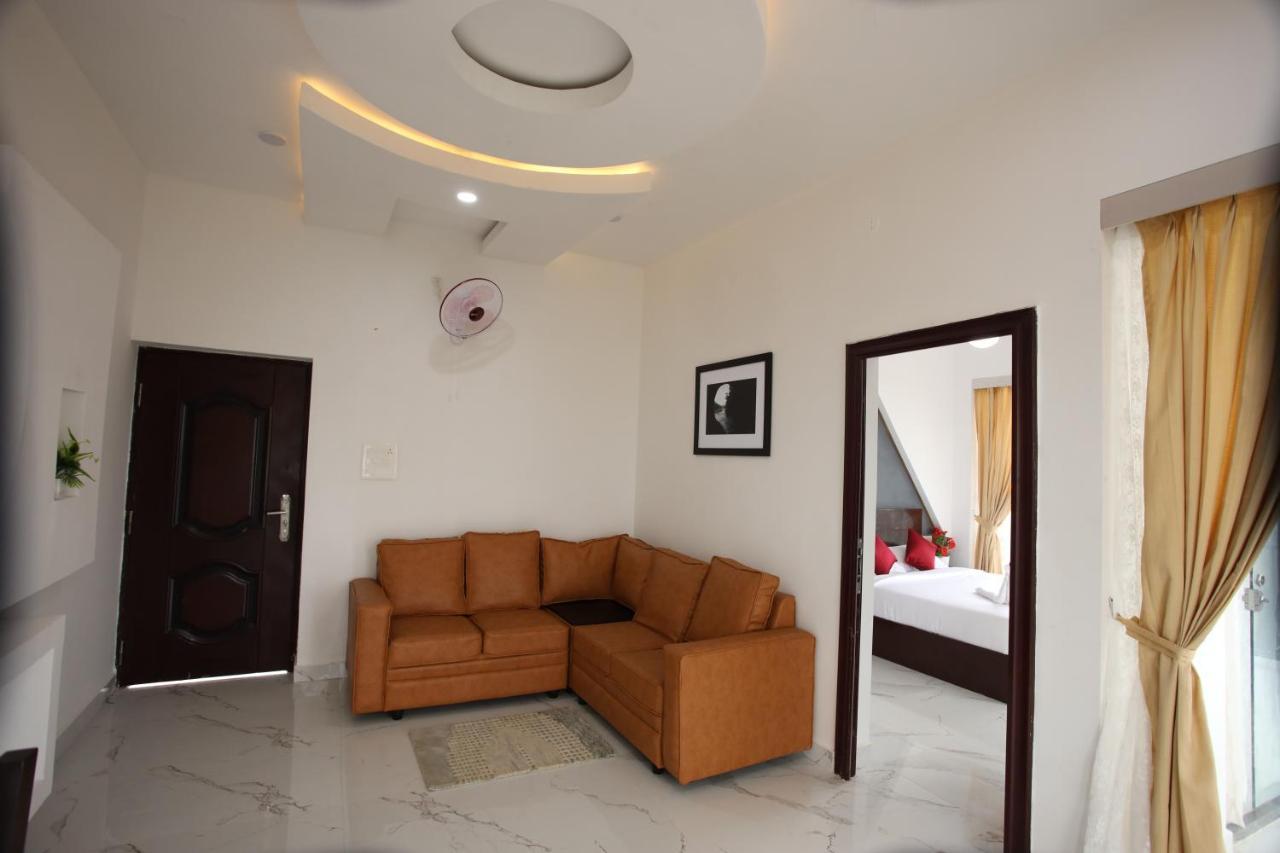 Hotel Emirates Residency Pudunagaram Exterior foto
