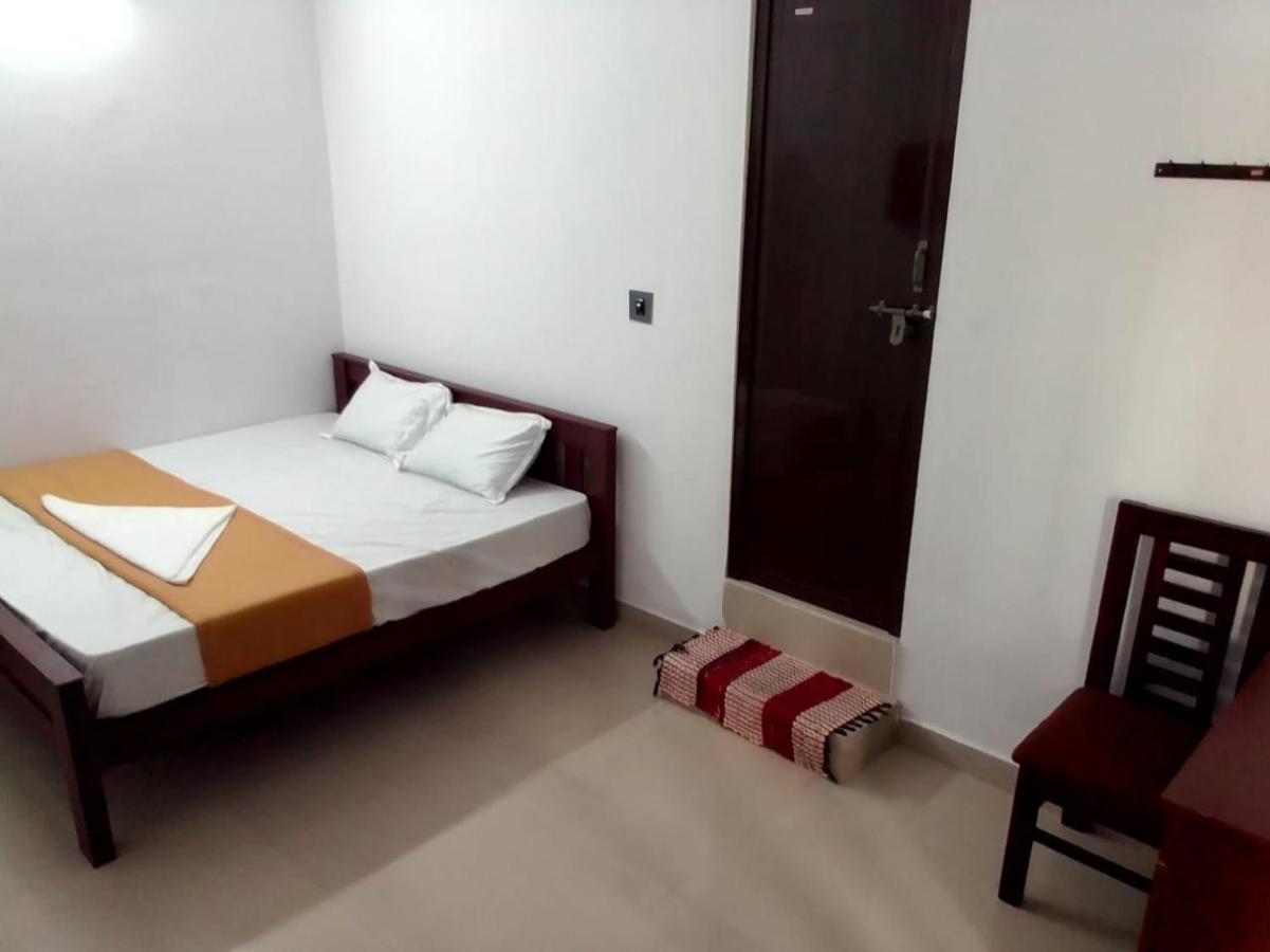 Hotel Emirates Residency Pudunagaram Exterior foto